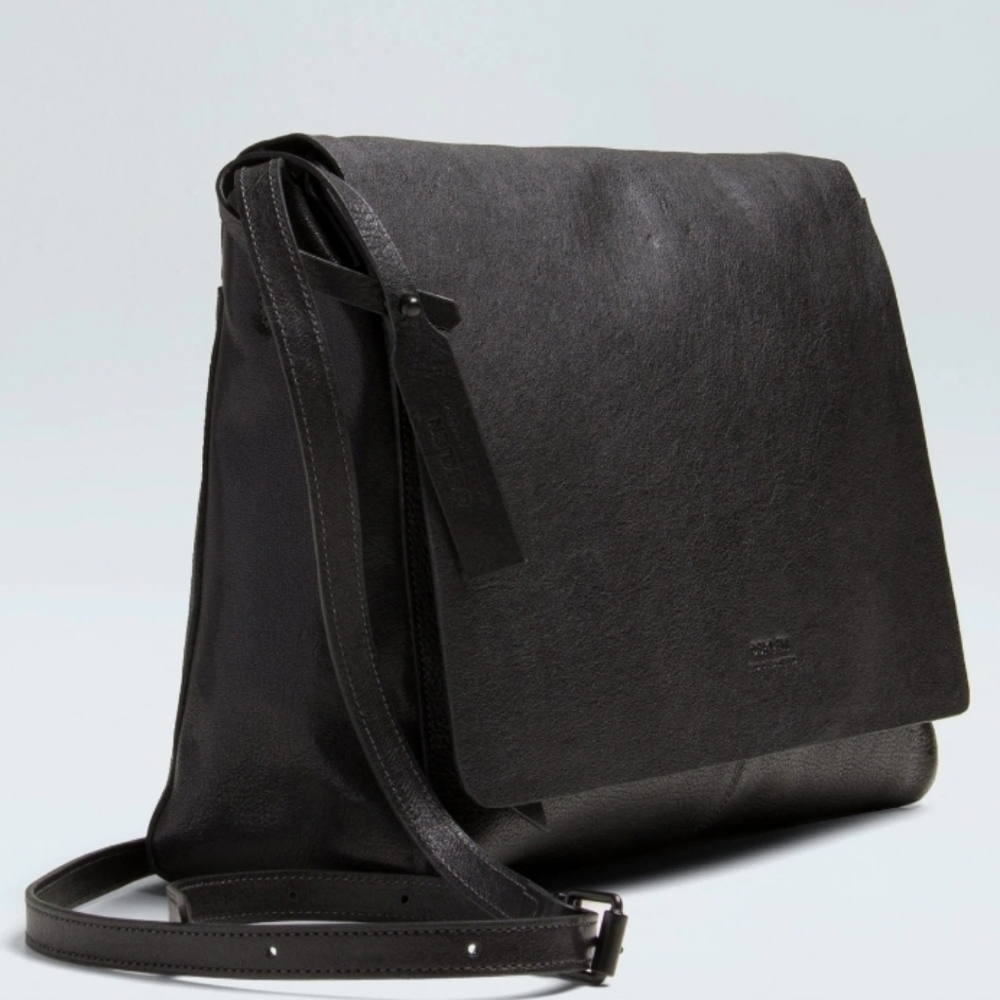 OSKLEN Leather Crossbody Bag. Brand New.